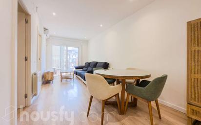 Living room of Flat for sale in  Barcelona Capital  with Air Conditioner, Parquet flooring and Balcony