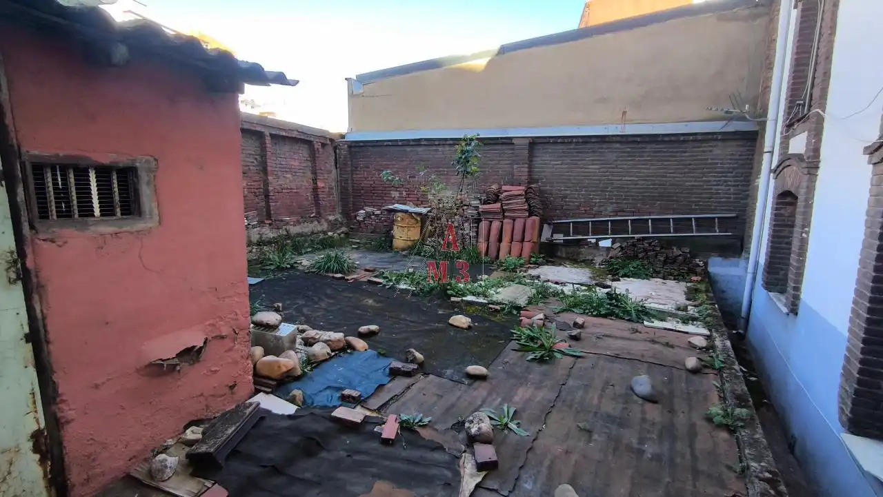 Vista exterior de Casa o chalet en venta en León Capital  con Calefacción y Trastero