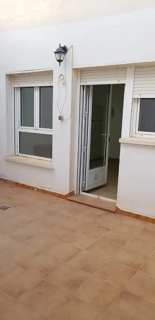 Einfamilien-Reihenhaus zum Verkauf in La Gineta mit Klimaanlage, Heizung und Parkett