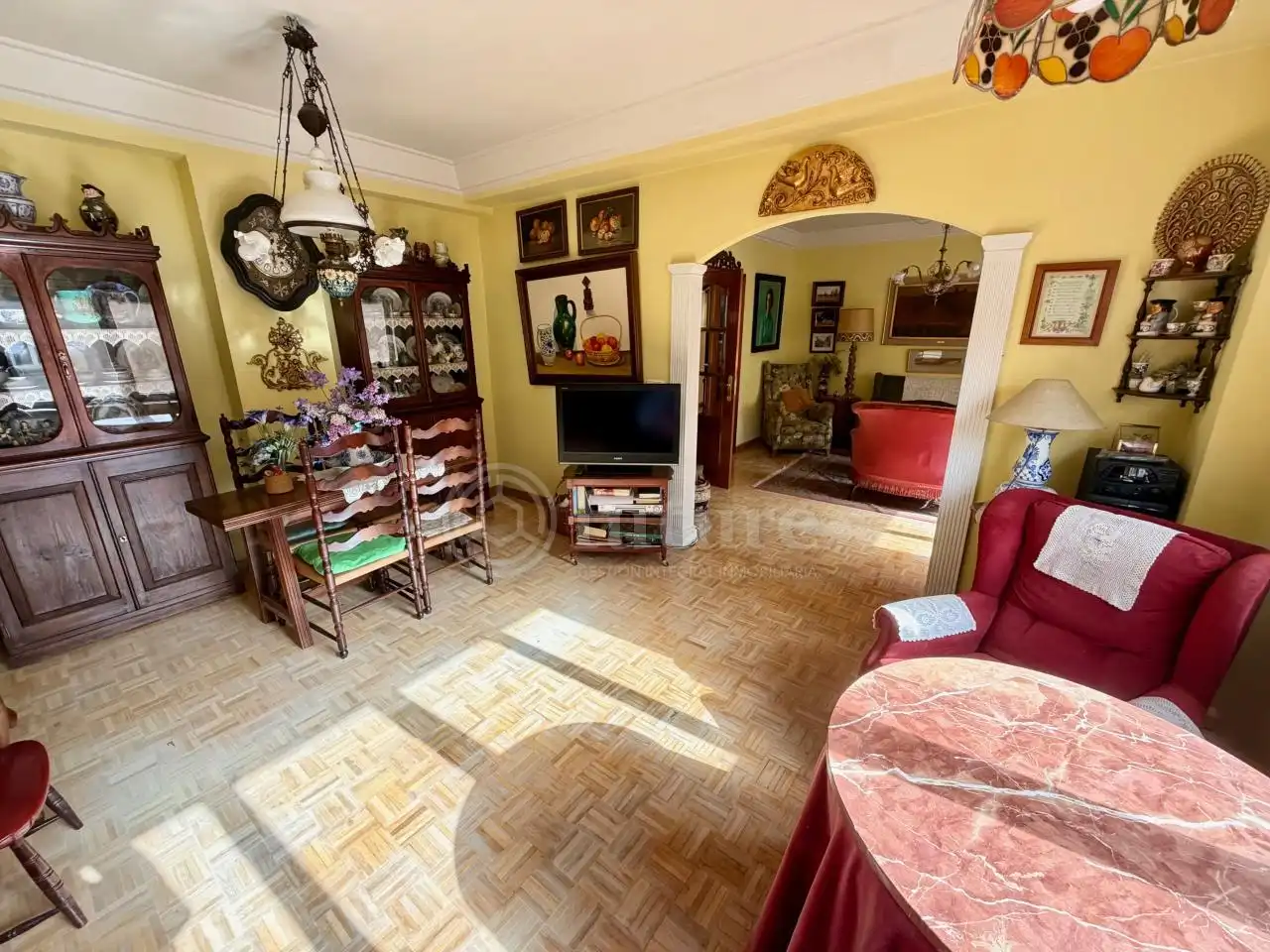 Sala d'estar de Pis en venda en Salamanca amb Calefacció, Parquet i Moblat