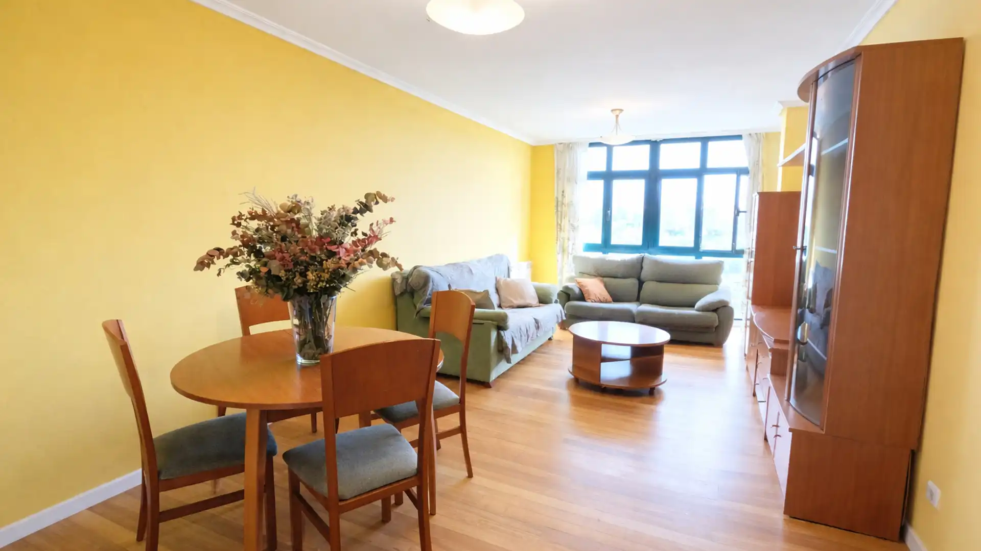 Living room of Flat for sale in Santander  with Heating, Storage room and Furnished