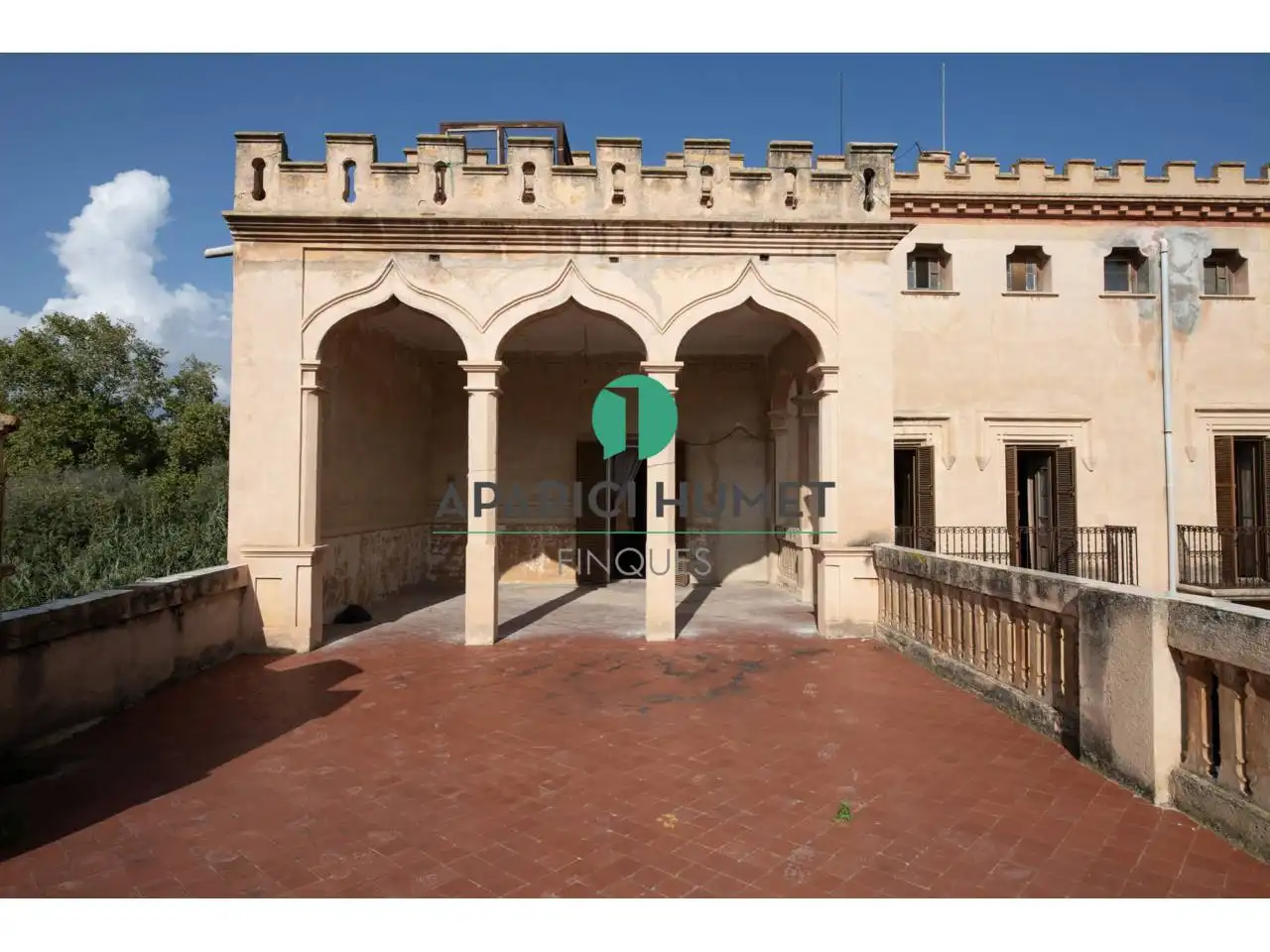 Vista exterior de Edificio en venta en Vilafranca del Penedès