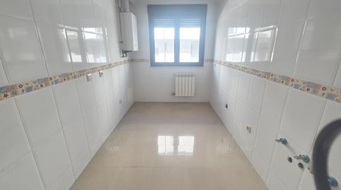 Foto 4 de Planta baixa en venda a Castellanos de Moriscos, Salamanca