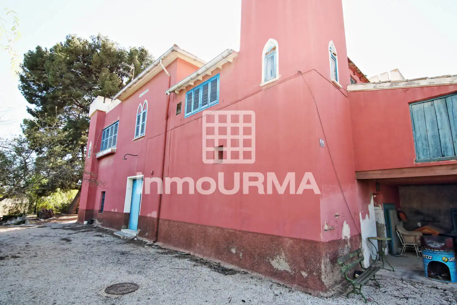 Vista exterior de Casa o xalet en venda en Elda amb Jardí privat