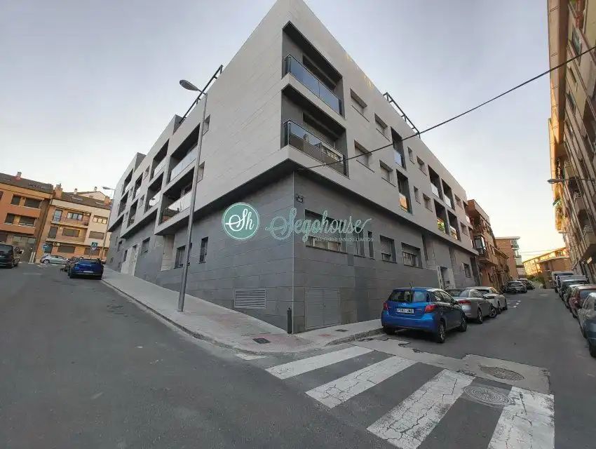 Außenansicht von Wohnung zur Miete in Segovia mit Heizung, Terrasse und Abstellraum