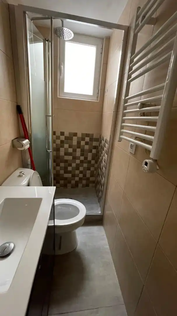 Study for rent in Avenida de Menéndez Pelayo, Pacífico