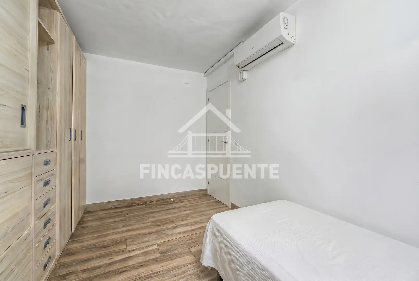 Piso en venta en El Camp de l'Arpa del Clot