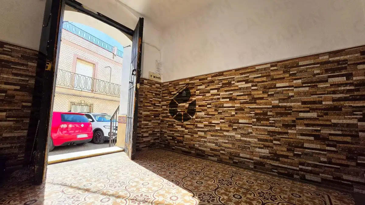 Casa adosada en venta en Almensilla con Jardín privado, Balcón y Alarma