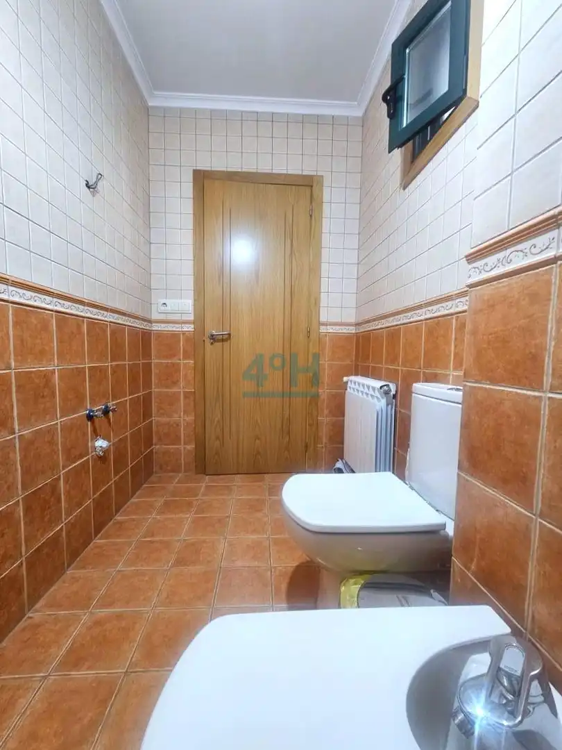 Badezimmer von Erdgeschoss zum Verkauf in Barbadás mit Heizung