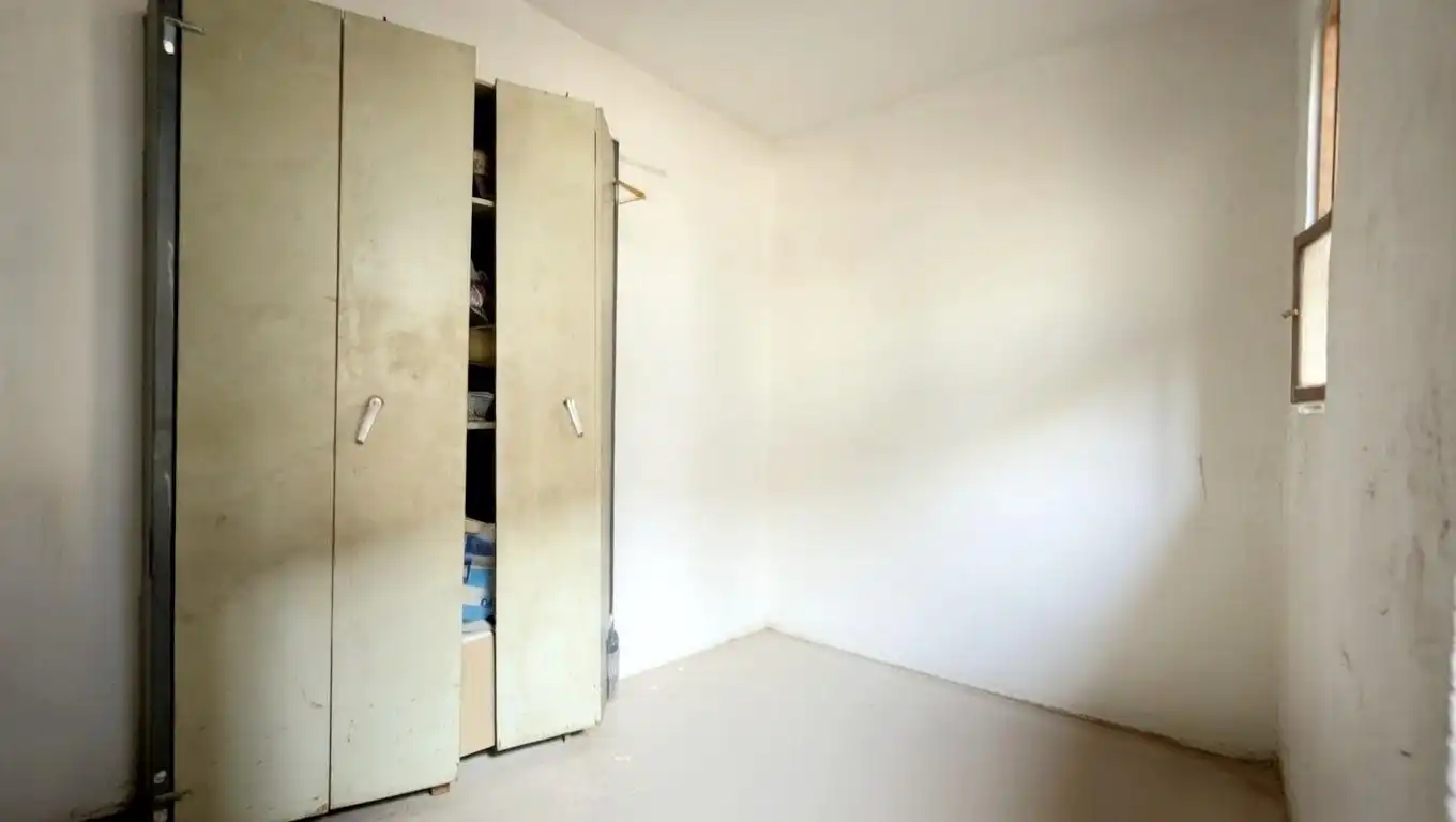 Schlafzimmer von Fabrikhallen zum Verkauf in Puçol