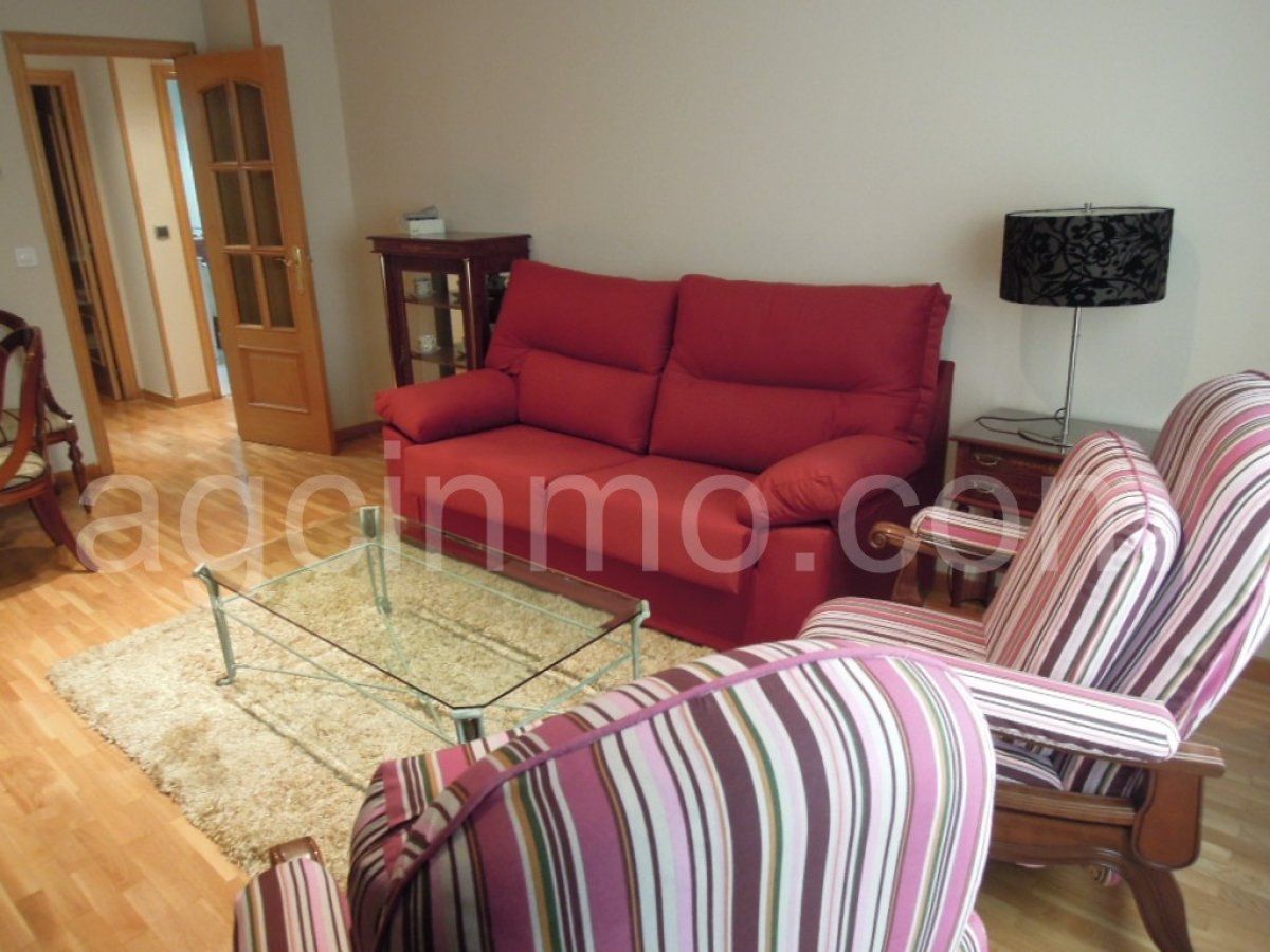 Living room of Flat to rent in Valladolid Capital  with Heating