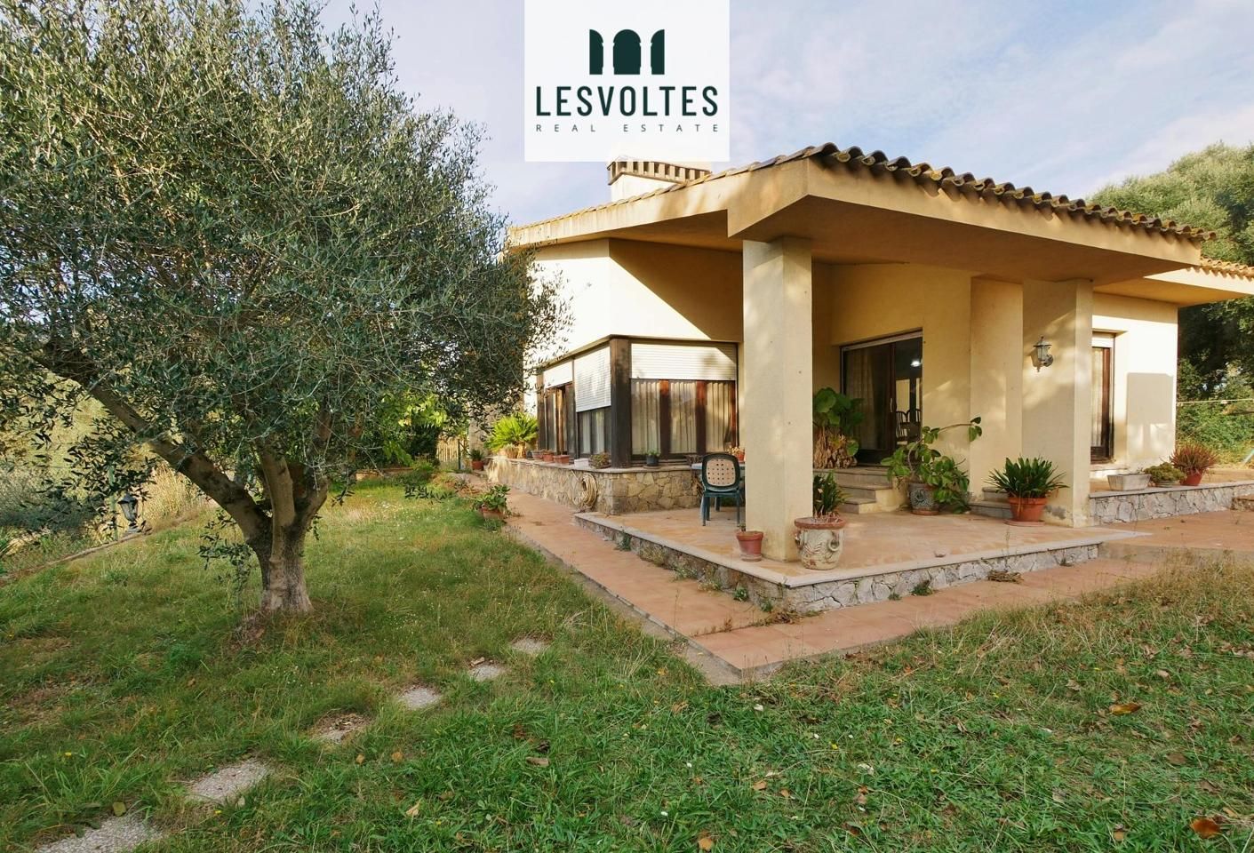 Vista exterior de Casa o xalet en venda en Bellcaire d'Empordà amb Calefacció, Jardí privat i Terrassa