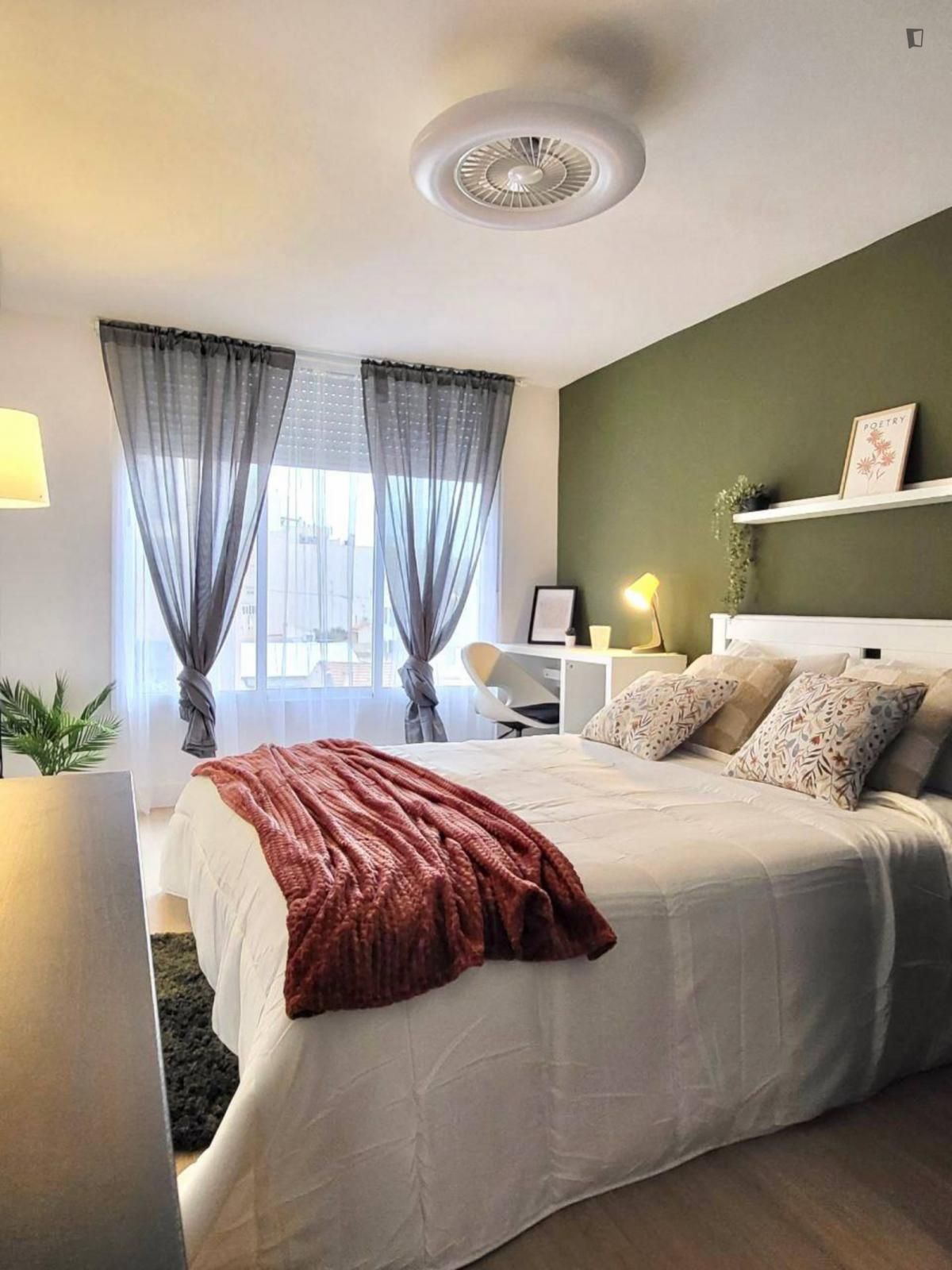 Dormitori de Apartament per a compartir en San Vicente del Raspeig / Sant Vicent del Raspeig amb Moblat, Forn i Rentadora