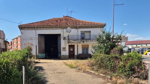 Foto 2 de Edifici en venda a Valencia de Don Juan, León