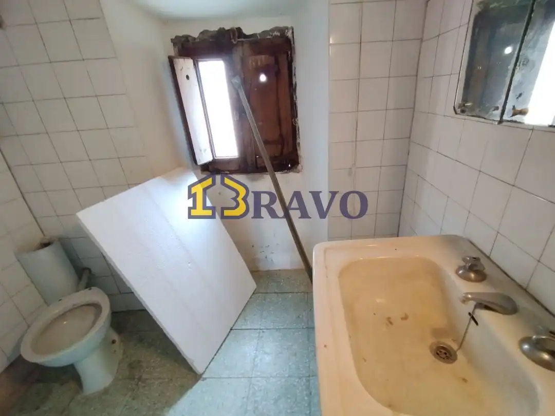 Baño de Casa o chalet en venta en Medina de Pomar con Calefacción, Jardín privado y Terraza