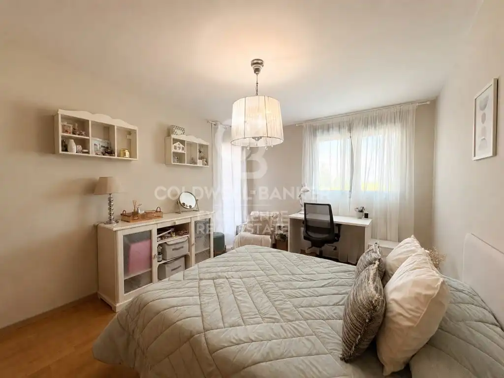 Dormitori de Casa adosada en venda en Burriana / Borriana amb Jardí privat, Terrassa i Piscina