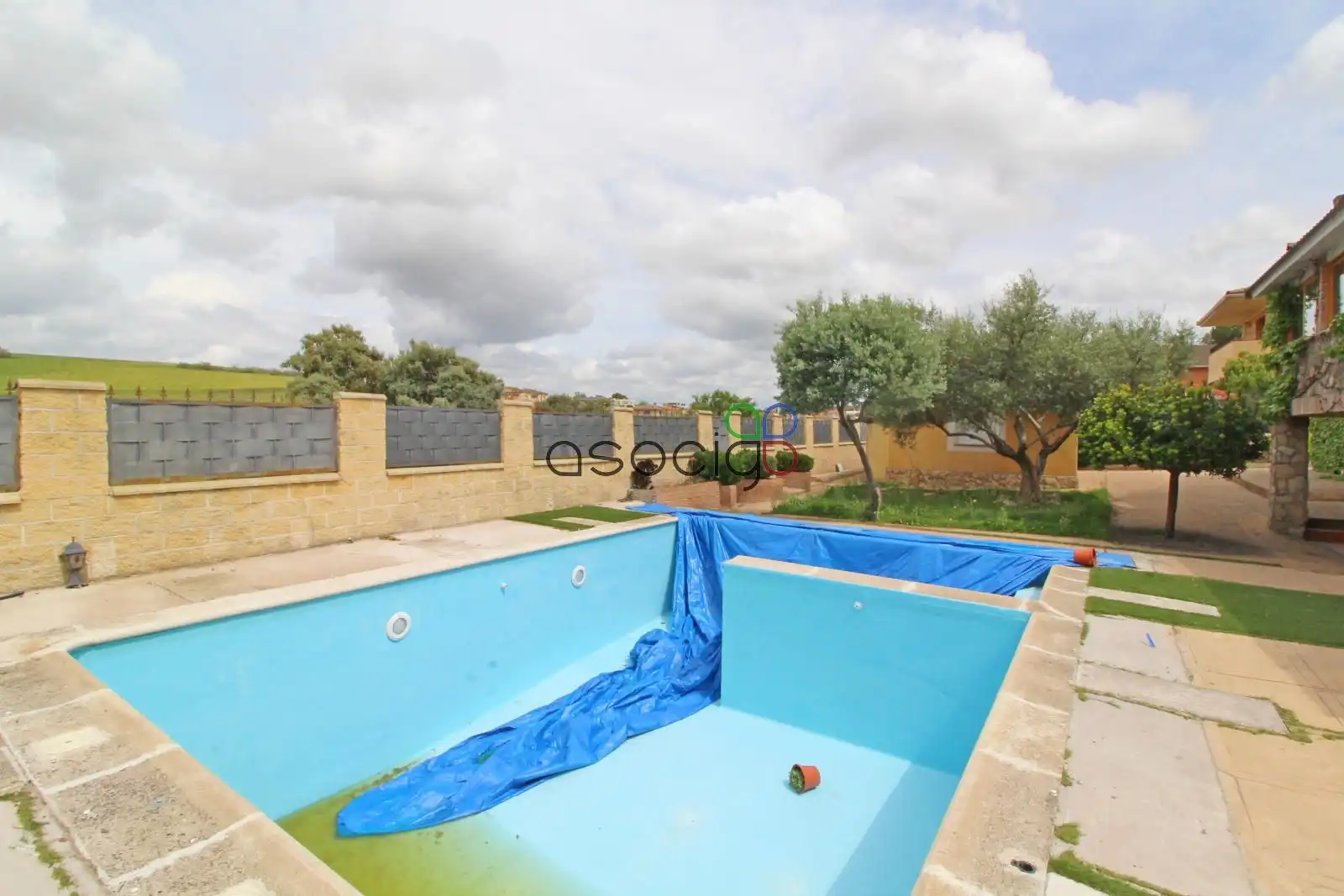 Piscina de Casa o chalet en venta en El Casar con Calefacción