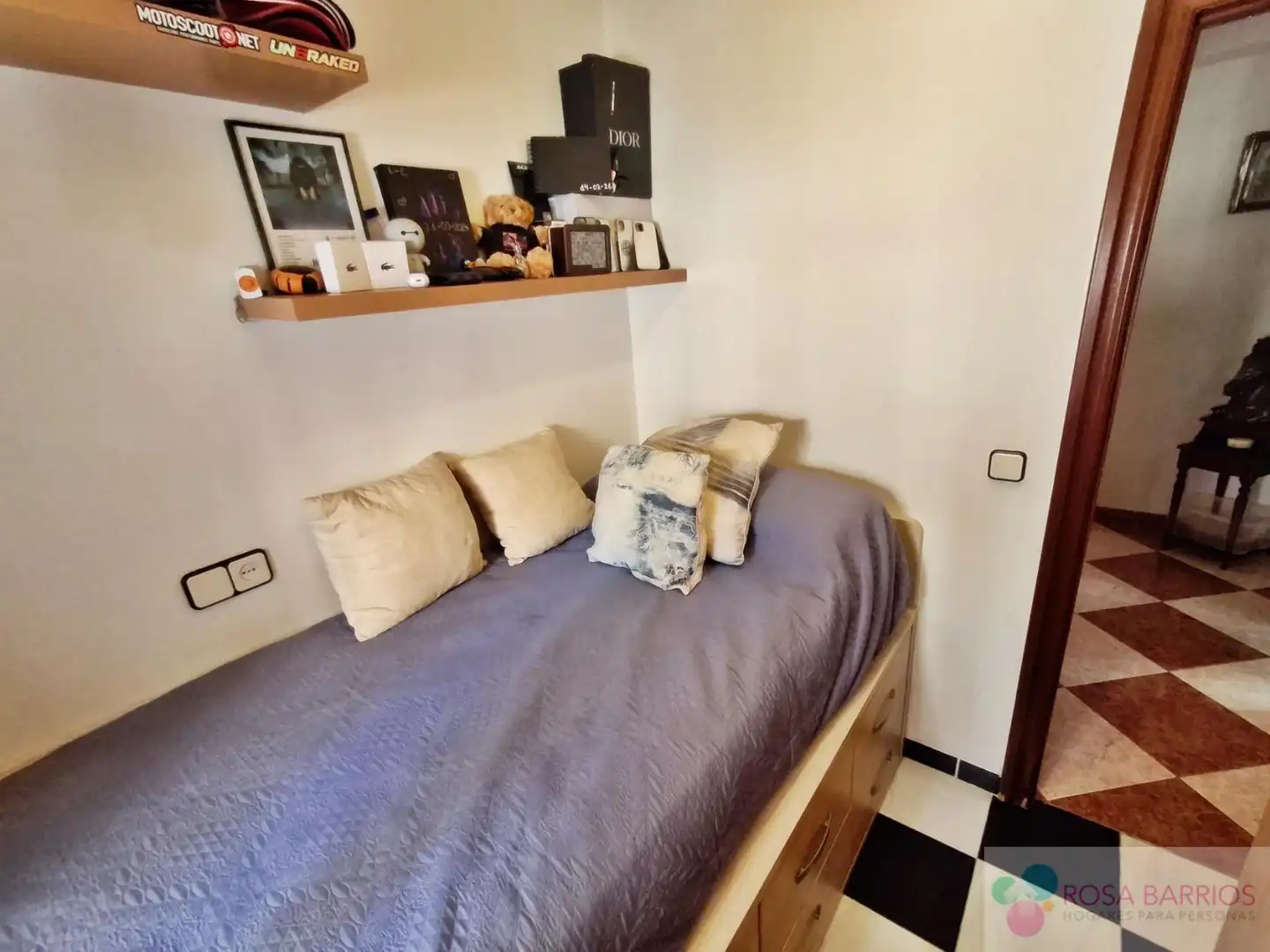 Dormitori de Pis en venda en Marbella amb Aire condicionat, Terrassa i Moblat