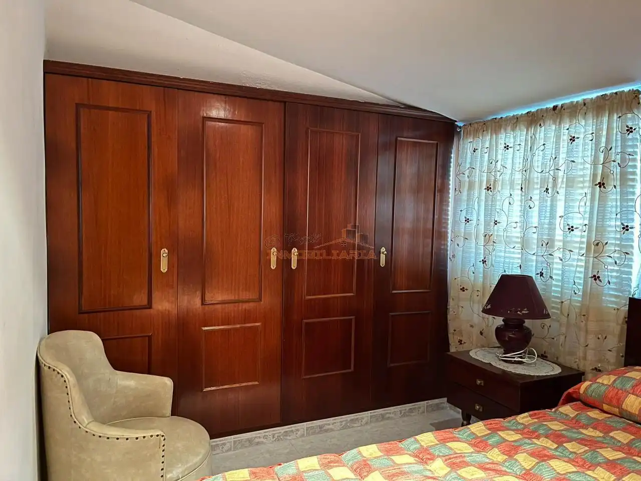 Dormitori de Casa o xalet en venda en Ferrol amb Calefacció i Jardí privat