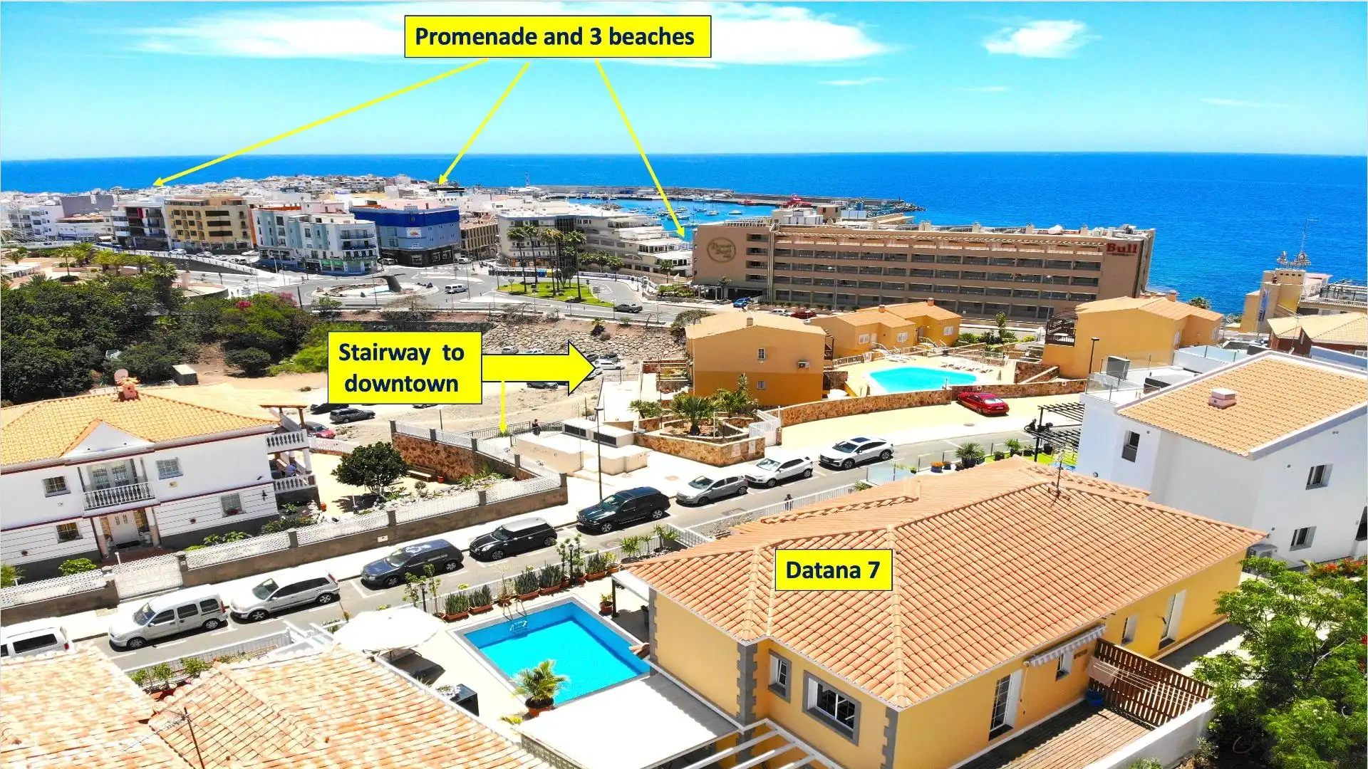 Vista exterior de Casa adosada en venda en Mogán amb Jardí privat, Terrassa i Piscina