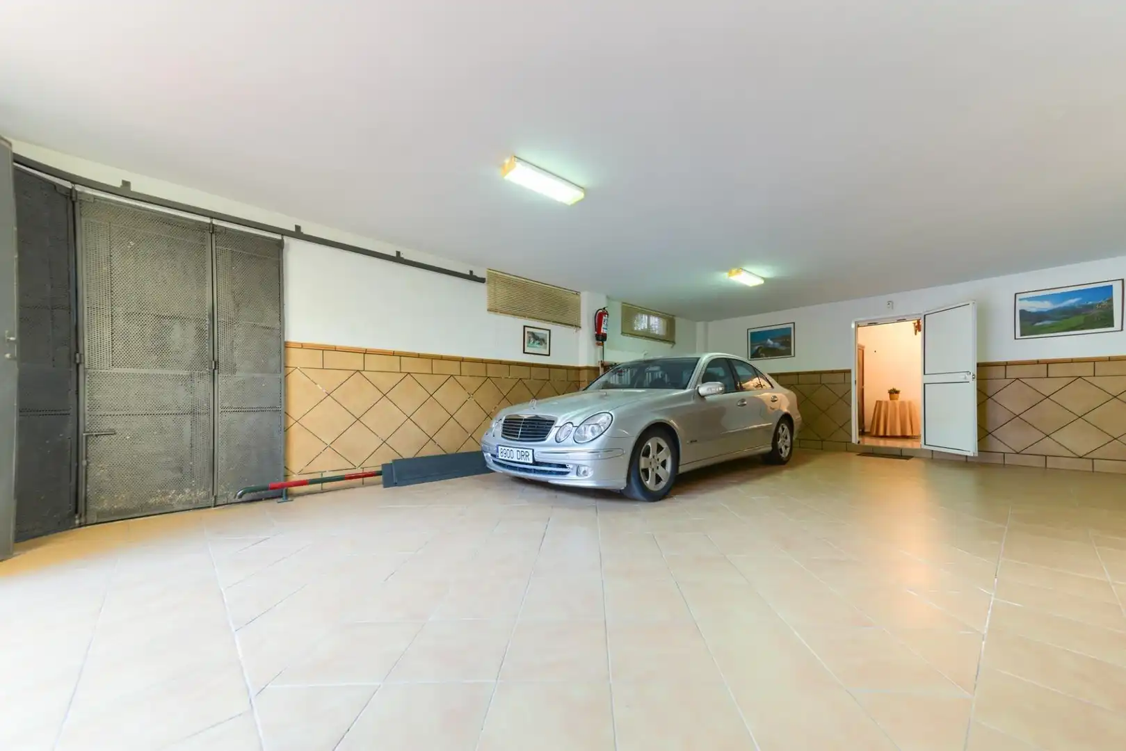 Parking of Houses for sale in Espartinas  with Air Conditioner, Private garden and Terrace
