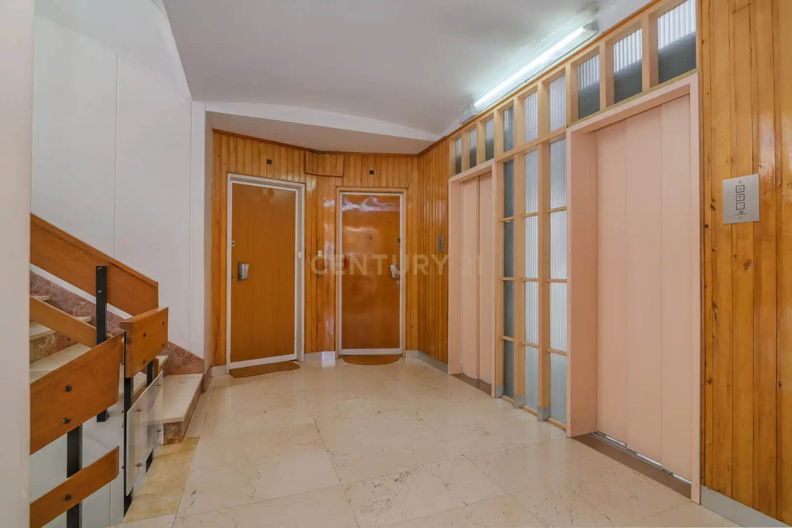 Wohnung zum Verkauf in Barcelona mit Klimaanlage, Ofen und Mikrowelle