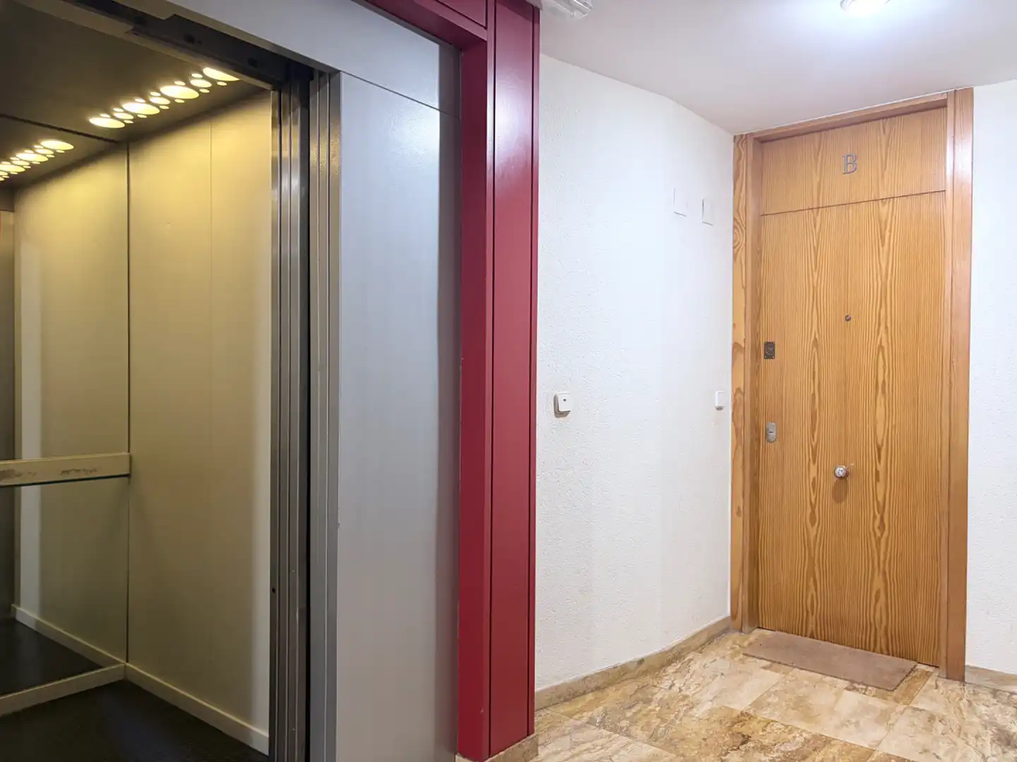 Maisonette zum Verkauf in Murcia mit Klimaanlage, Terrasse und Abstellraum