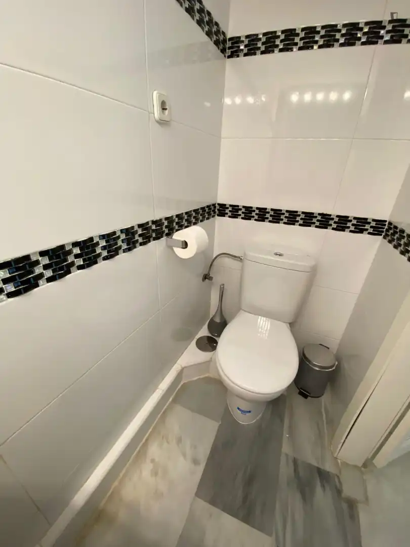 Baño de Estudio de alquiler en Madrid con Aire acondicionado, Calefacción y Amueblado