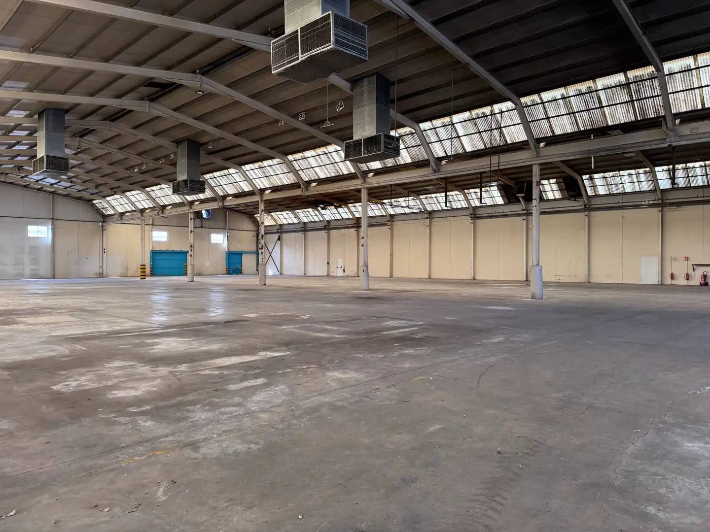 Exterior view of Industrial buildings for rent in Ceutí
