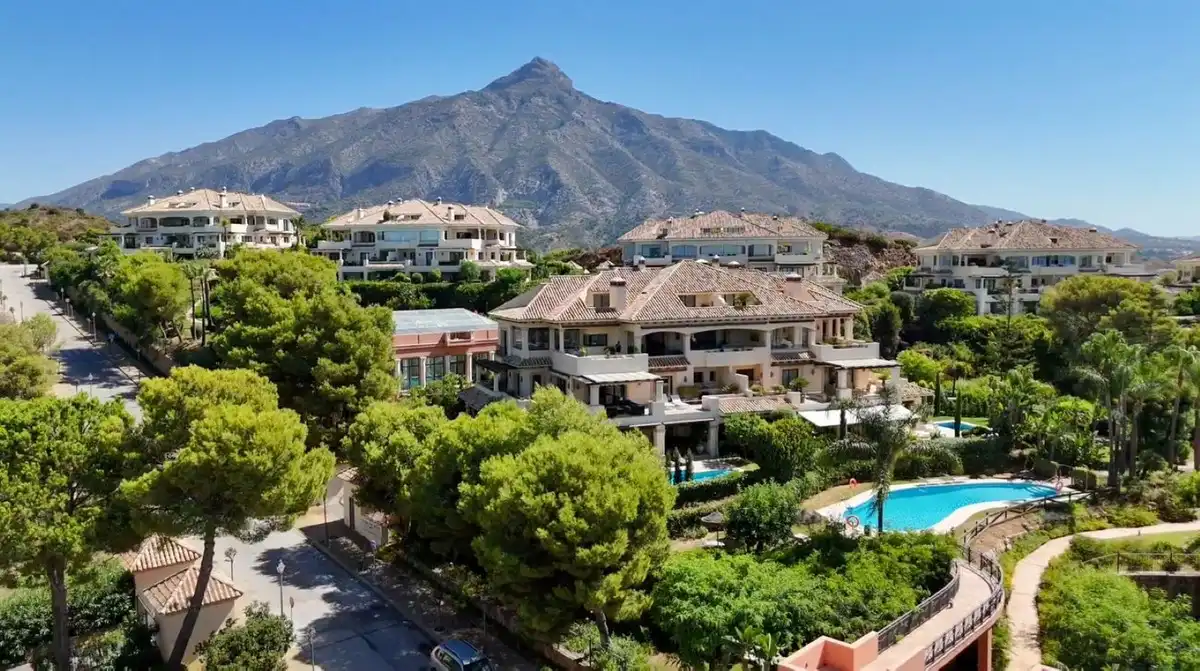 Exterior view of Attic for sale in Marbella  with Air Conditioner, Terrace and Storage room