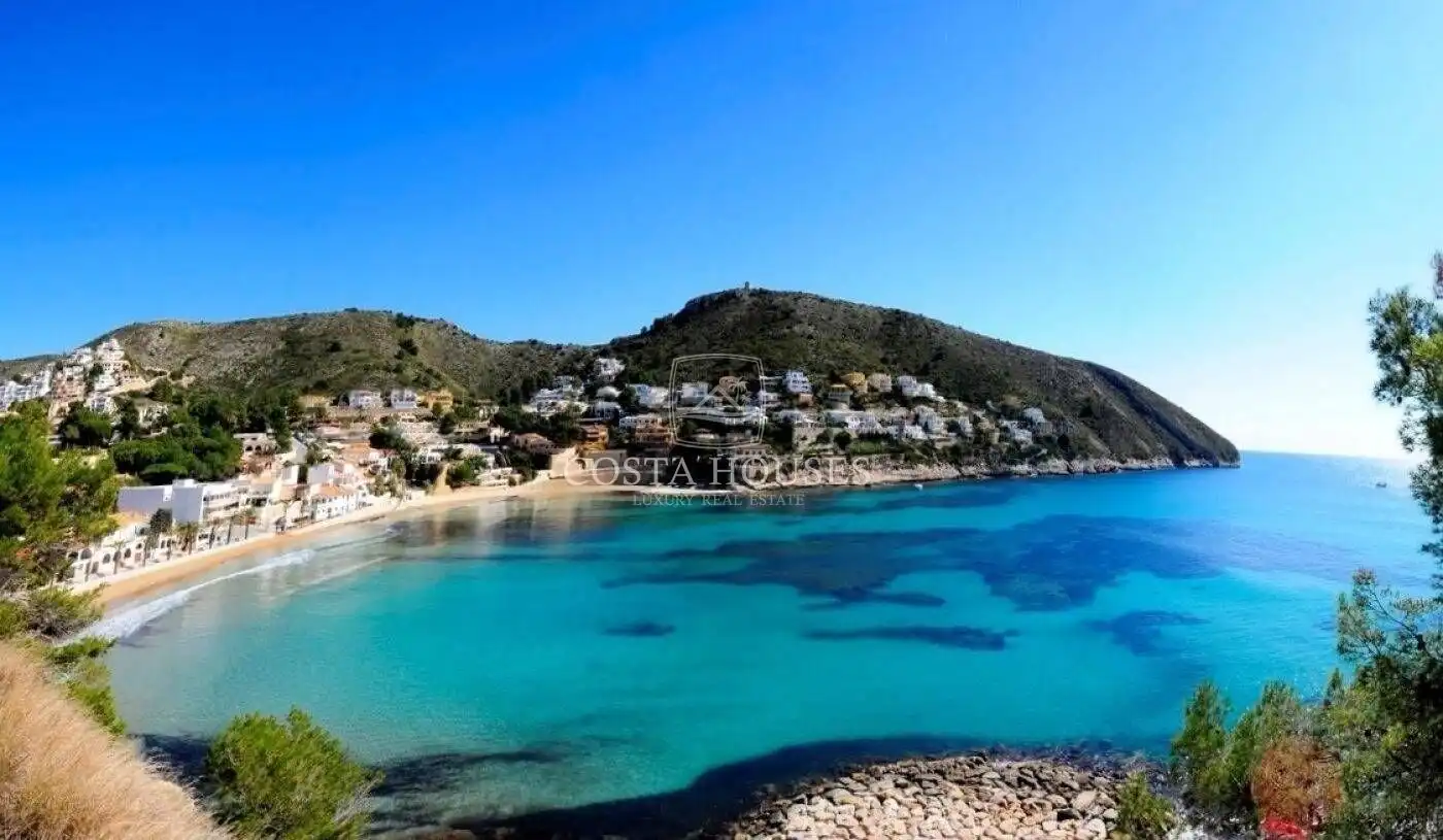 Vista exterior de Ático en venta en Moraira con Aire acondicionado, Jardín privado y Terraza
