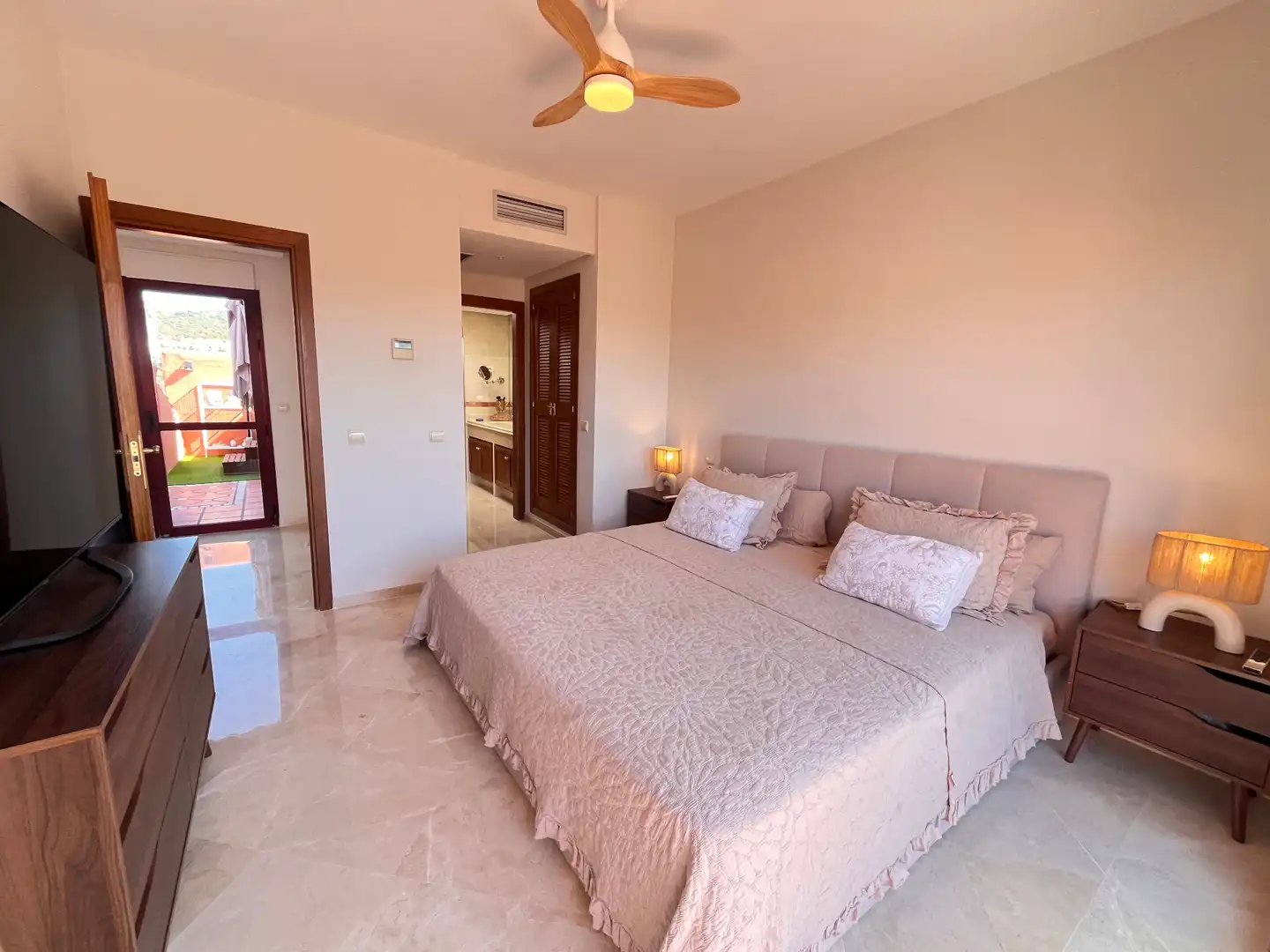 Bedroom of Attic for rent in Marbella  with Air Conditioner, Heating and Terrace