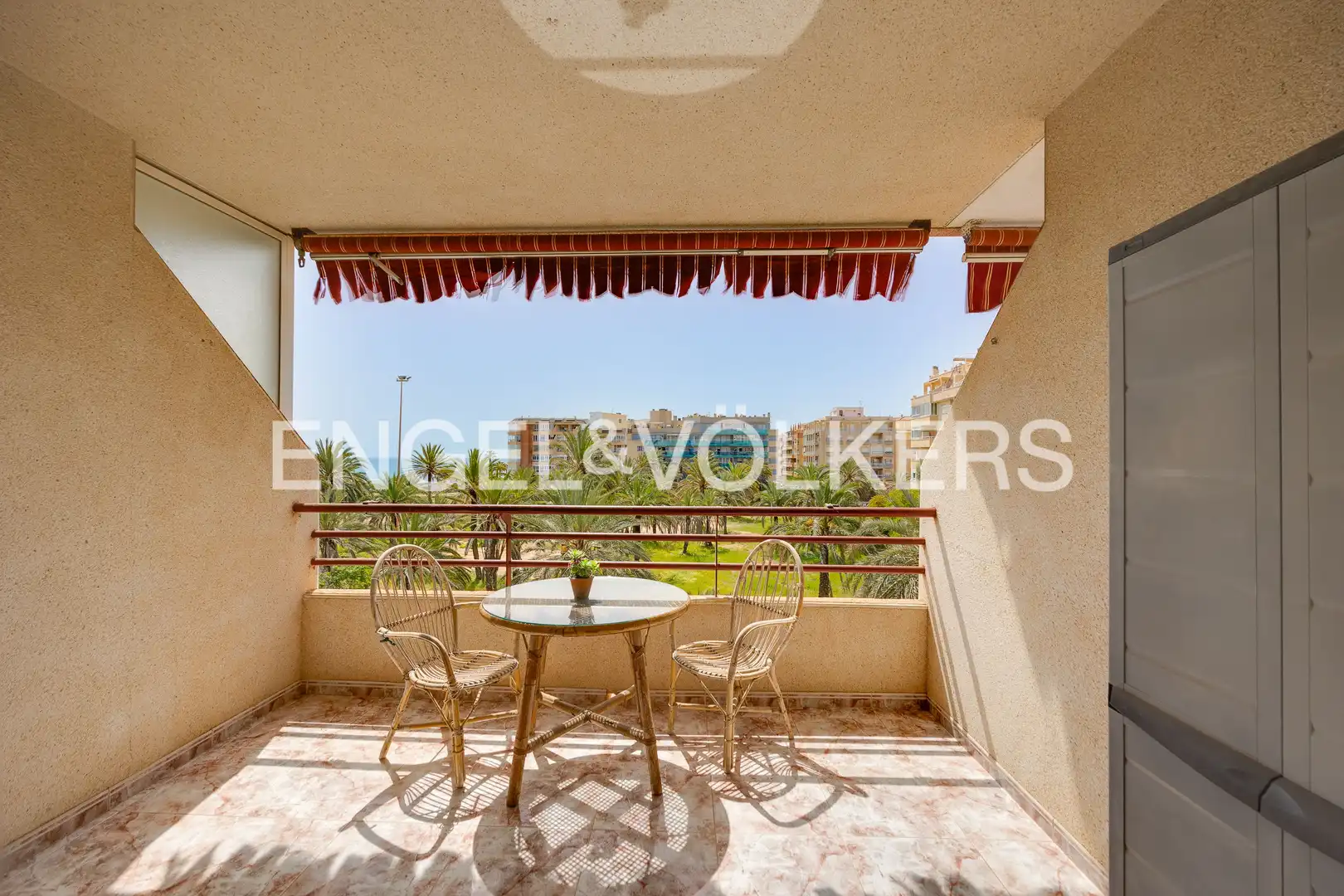 Terrasse von Wohnung zum Verkauf in Torrevieja mit Klimaanlage, Heizung und Terrasse