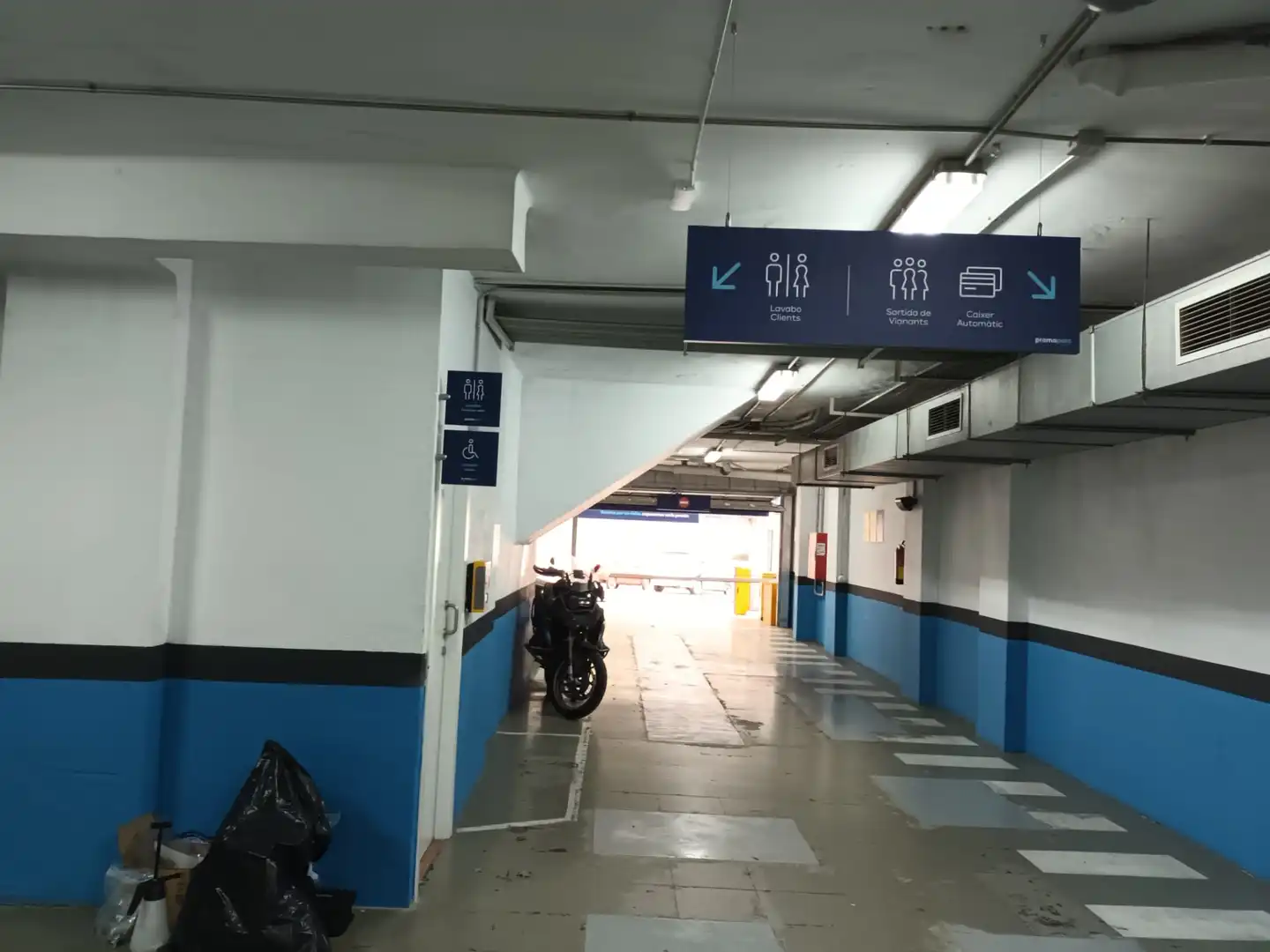 Aparcamiento en alquiler en Carrer de Nàpols 21, imagen 6