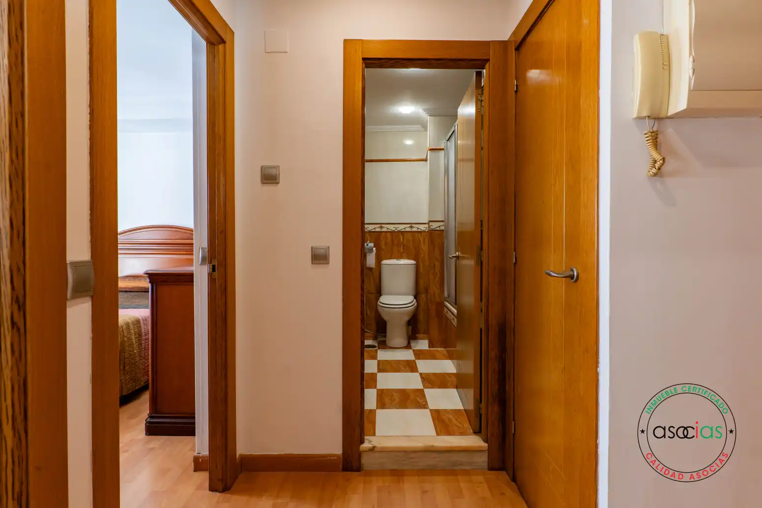 Baño de Piso en venta en Gijón  con Calefacción y Trastero