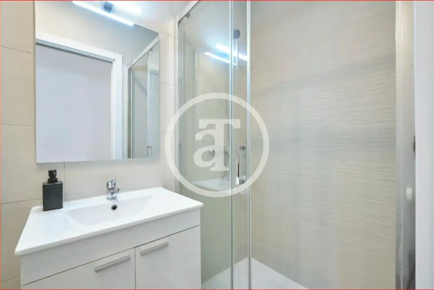 Badezimmer von Wohnung zur Miete in Madrid mit Klimaanlage, Heizung und Möbliert