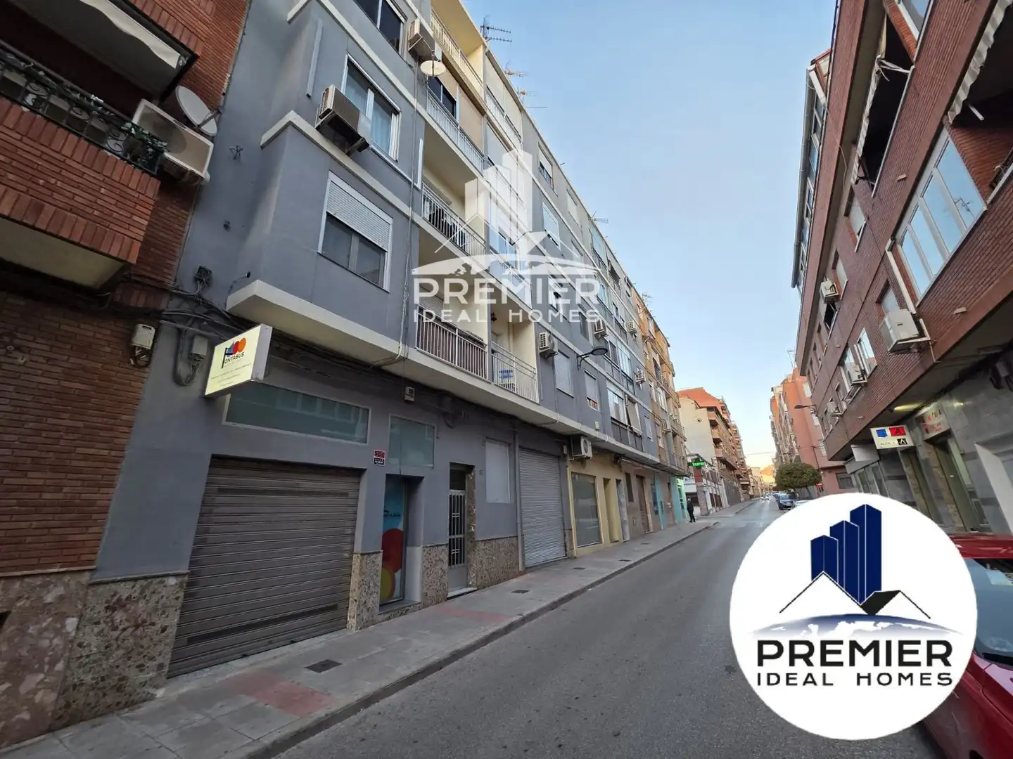 Vista exterior de Piso en venta en Petrer con Aire acondicionado, Calefacción y Amueblado