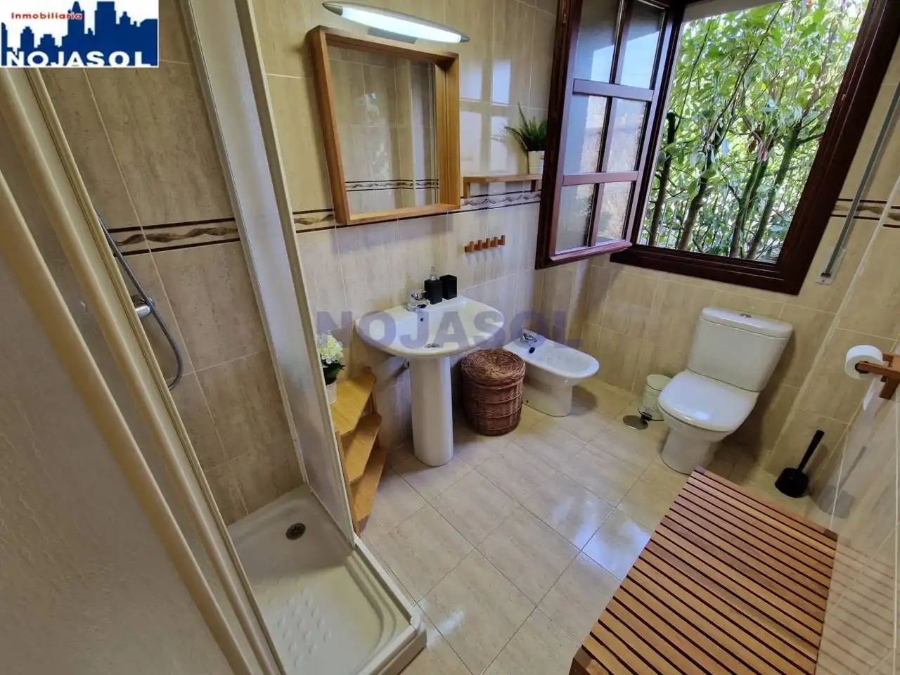 Bathroom of Detached homes for rent in Hazas de Cesto  with Heating, Private garden and Terrace