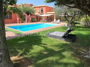 Casa amb piscina en venda a Las Marinas / Les Marines