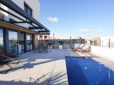 Villa con piscina in vendita a Algorfa