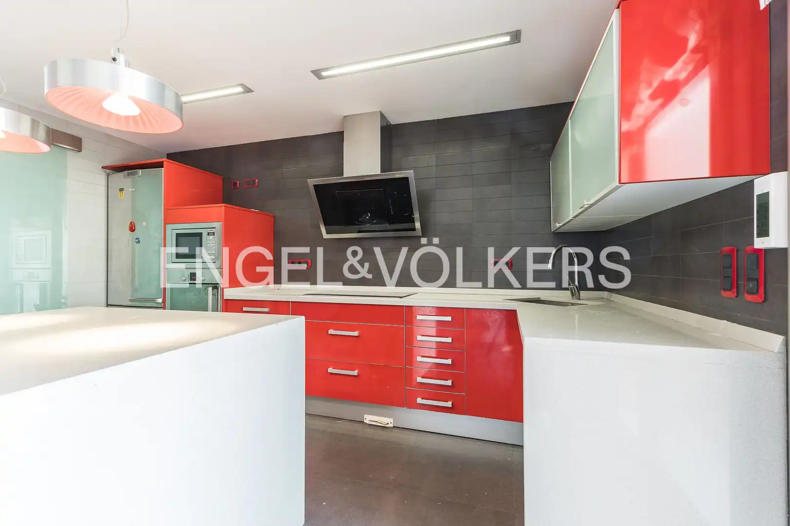 Cocina de Casa o chalet en venta en El Prat de Llobregat con Aire acondicionado, Calefacción y Jardín privado