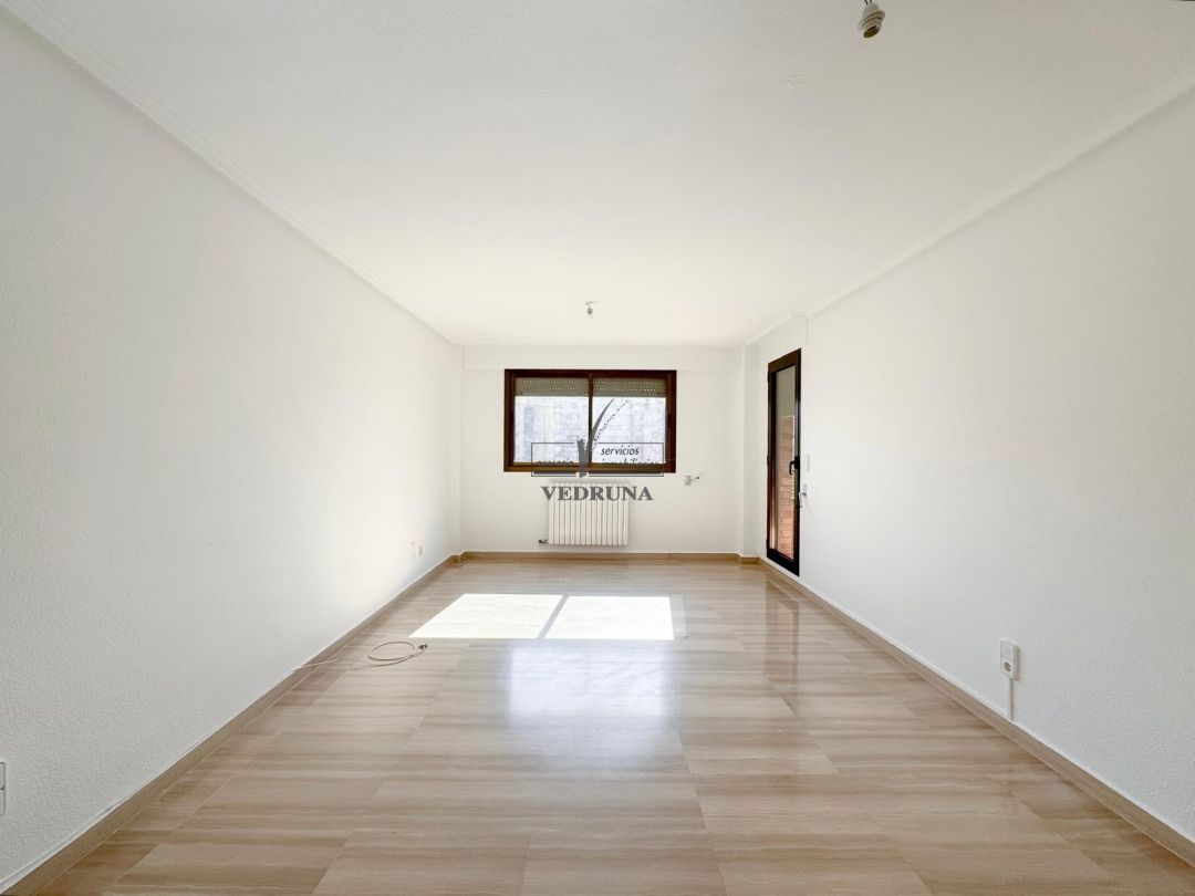 Pis de lloguer a Avenida Juan Carlos I, Romareda