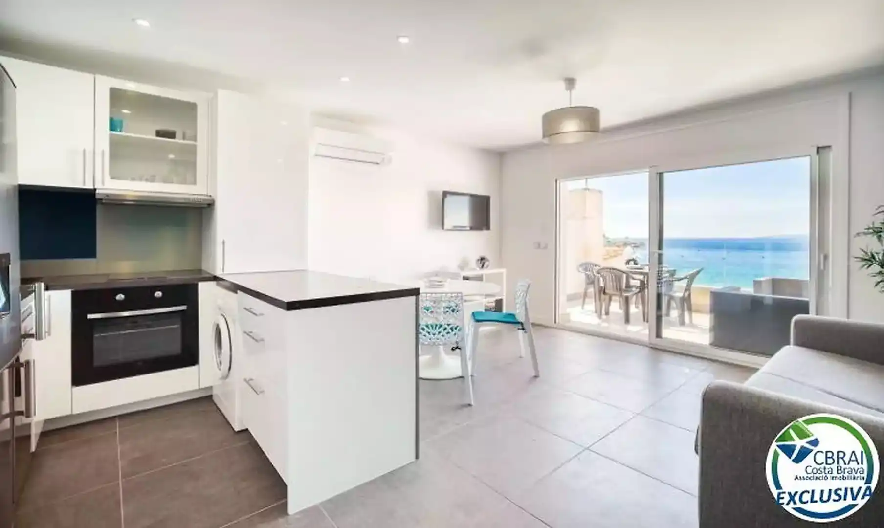 Küche von Wohnung zum Verkauf in Roses mit Klimaanlage, Heizung und Terrasse