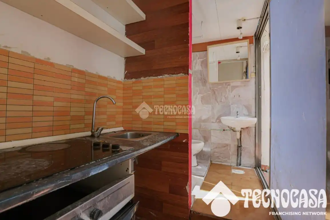 Kitchen of Buildings for sale in Barcelona