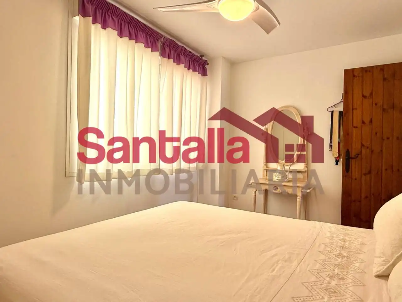 Habitación de Casa adosada en venta en Almuñécar con Aire acondicionado, Terraza y Piscina comunitaria