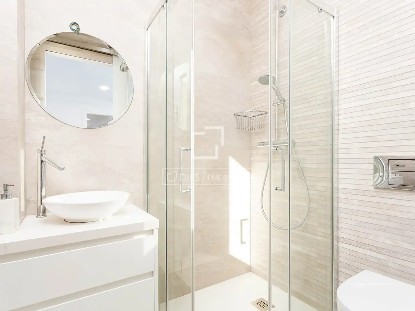 Baño de Ático de alquiler en Barcelona con Aire acondicionado, Calefacción y Terraza