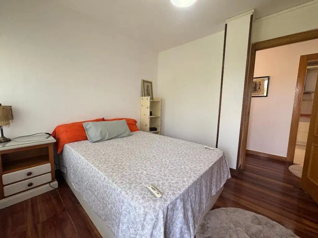 Schlafzimmer von Wohnung zum Verkauf in Los Corrales de Buelna  mit Heizung, Parkett und Terrasse