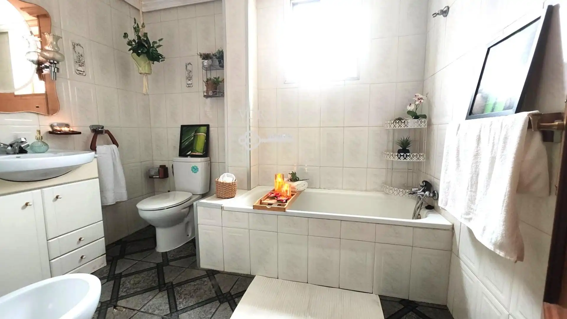 Badezimmer von Wohnung zum Verkauf in Guadalajara mit Terrasse und Abstellraum