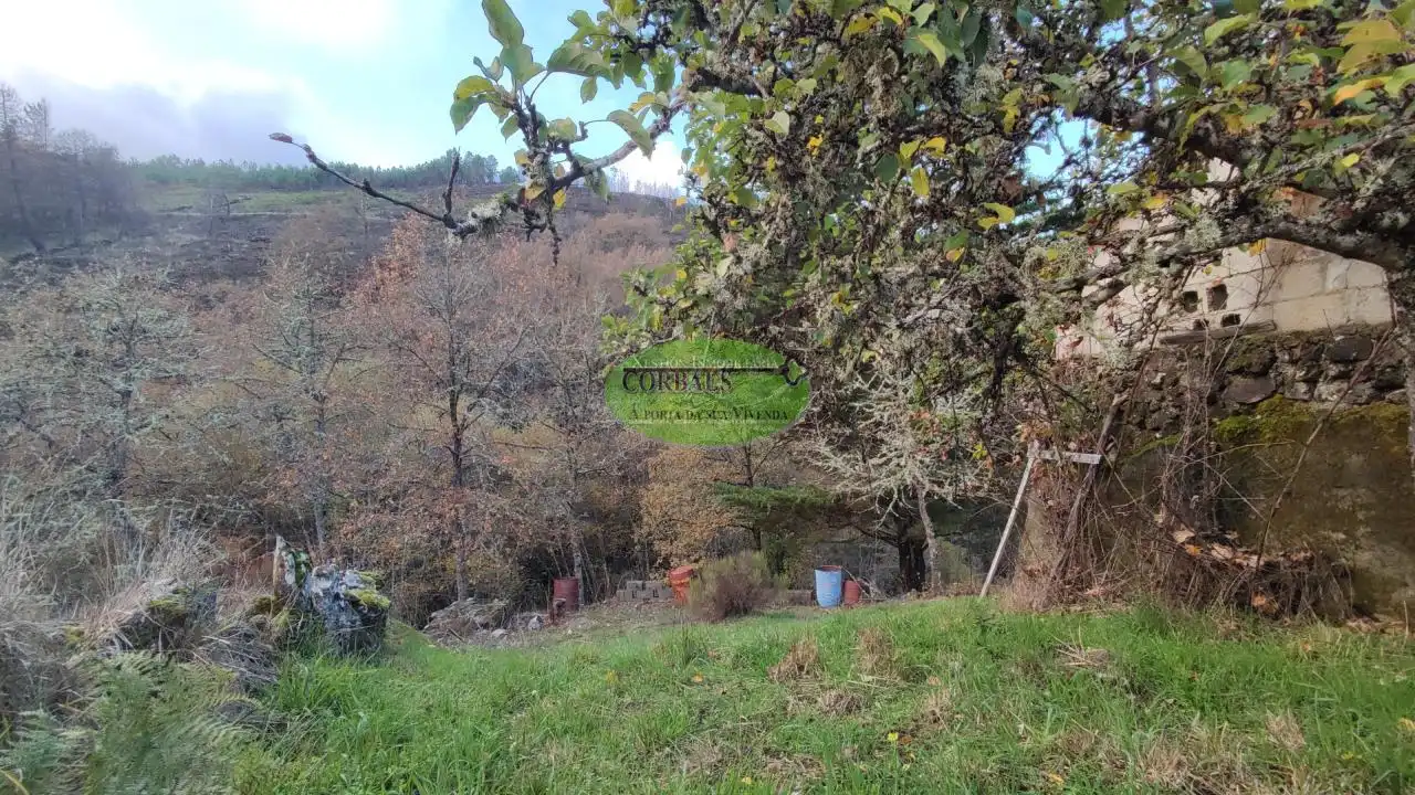 Casa o chalet en venta en Cualedro con Jardín privado, Parquet y Amueblado
