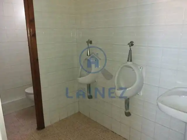Bany de Local en venda en Peñarroya-Pueblonuevo amb Aire condicionat i Moblat